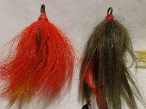 lot 344 image: Vtg Lot of 18 Fishing Flies - many Hand Tied Fur Frog Popper The WEEZLE Lure