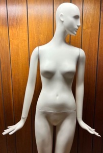 Modern MANNEQUIN from Nordstroms Tall Size 6-8 All white