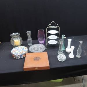 NICE LOT OF GLASS ITEMS VOTIVES VASES AND MORE