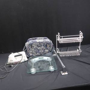 BATHROOM ITEMS AND JAGUAR TRAVEL BAG