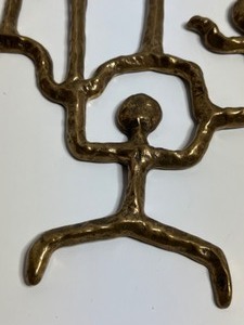lot 61 image: Vintage Higgins Hand Hammered Bronze Stick Figure Small Wall Sculpture