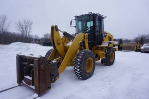 2015 Cat 924K  Wheel Loader With Pallet Forks