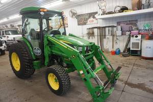 2015 John Deere 4066R MFWD Tractor With 440R John Deere Loader With Kage Snow Pusher Box Plow