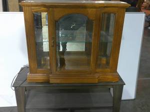 35 x 29 x 9.5 Honey Oak Finish Top Lit Display Cabinet w Mirror Backing