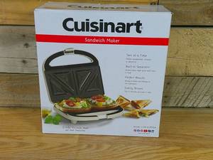 lot 5 image: Cuisinart Non-Stick Two at a Time Sandwich Maker (Cream)-CSM-4CRMSA