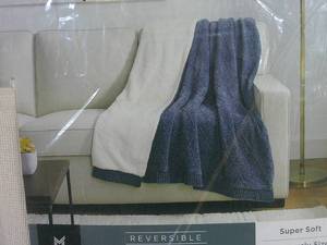 lot 120 image: Members Mark Chenille Faux Fur Throw, 60 x 70-Indigo