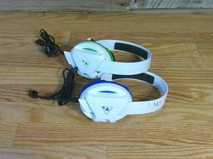 lot 203 image: Two Turtle Beach Recon Chat Headset for PS4, Xbox One, PC, Mobile - One WhiteBlue & One WhiteGreen