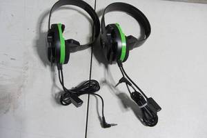 lot 205 image: Set of 2 Recon Chat Headset - Xbox