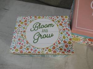 lot 233 image: Set of 3 Have Courage Be Kind Grow and Bloom Gift Boxes
