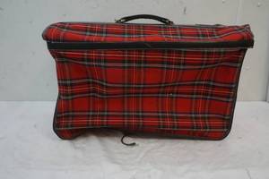 lot 26 image: Vintage Garment bag