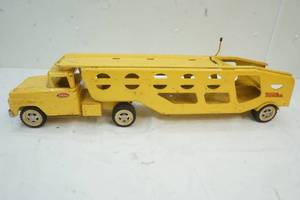 lot 31 image: Vintage Tonka Car hauler