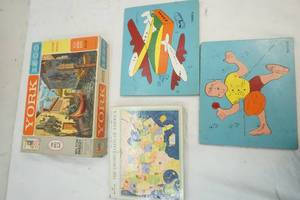 lot 44 image: Vintage puzzles