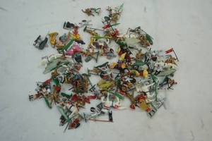 lot 204 image: Toys