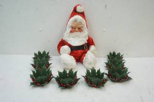 lot 93 image: Christmas Decor