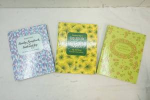 lot 221 image: Reader Digest Music Books