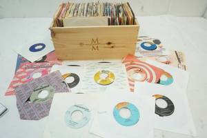 lot 238 image: Variety of Vintage 45 Records