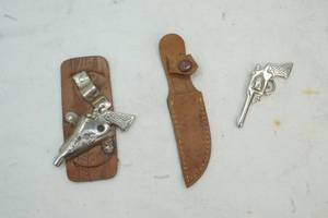 lot 225 image: Collectables