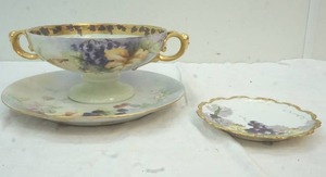 lot 92 image: Decorative Bowl and 2 plates