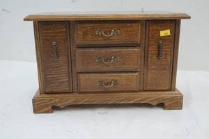 lot 81 image: Jewelry  Box