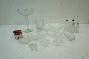 lot 75 image: Variety of Glassware