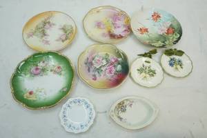 lot 84 image: Variety of Decorative plates