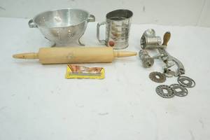 lot 182 image: Kitchenware