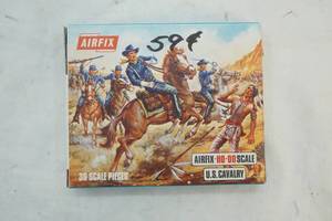 lot 167 image: Vintage Airfix U.S. Cavalry Plastic Figures