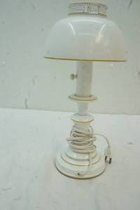 lot 117 image: Small White table lamp