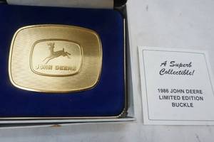 lot 338 image: 1986 John Deere Belt Buckle