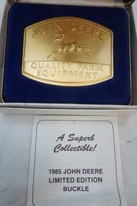 lot 345 image: 1985 John Deere Belt Buckle