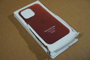 lot 24 image: Apple iPhone 14 Pro Leather MagSafe Phone Case -Brown