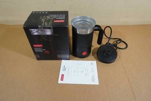 lot 39 image: Bodum Electric Milk Frother