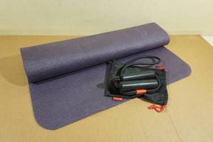 lot 111 image: Yoga Mat with Jump Rope