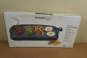 lot 116 image: Kitchen Smith Large Griddle -No Power Cord