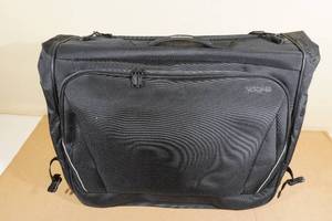 lot 139 image: American Tourister Superset Garment Bag - Black