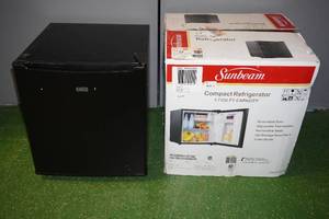 lot 159 image: Sunbeam Compact 1.7cu ft Refrigerator
