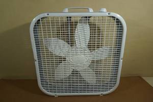lot 182 image: Lasko Box Fan