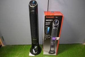lot 183 image: Honeywell Quiet Set 8 Fan