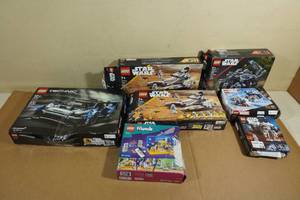 lot 191 image: Assorted Legos - Sets Are NOT Complete