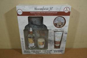 lot 222 image: Bloomfield 5-Piece Cozy Up Set