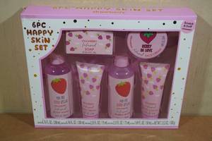 lot 223 image: 6-Piece Happy Skin Set