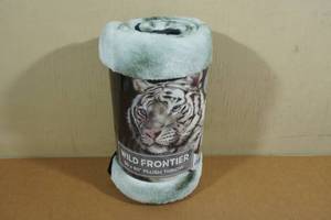lot 245 image: Wild Frontier Plush Throw Blanket