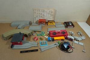 lot 247 image: Vintage Tyco Slot Car Construction Playset