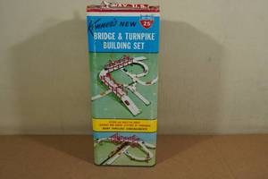 lot 267 image: Vintage Kenners Bridge and Turnpike Building Set Number 25