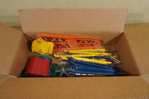 lot 268 image: Vintage Erector Set Accessories
