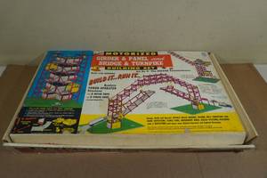lot 270 image: Vintage Kenners Girder and Panel & Bridge and Turnpike Building Set Number 9