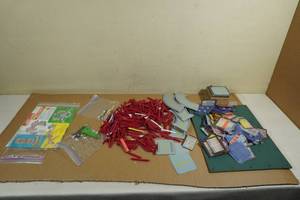 lot 272 image: Vintage Kenners Girder and Panel & Bridge and Turnpike Building Set Number 7