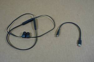 lot 277 image: Beats Flex Wireless Earphones