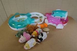 lot 312 image: Zhu Zhu Pets and Accessories