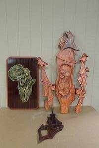 lot 319 image: Wooden Wall Dcor